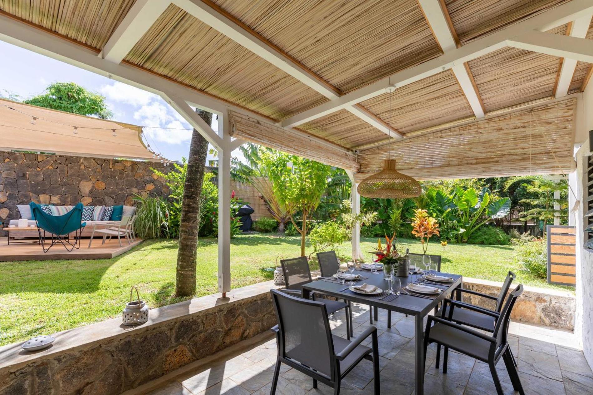 Charming 3-Bedroom Villa With Pool In Гранд Байе Екстериор снимка