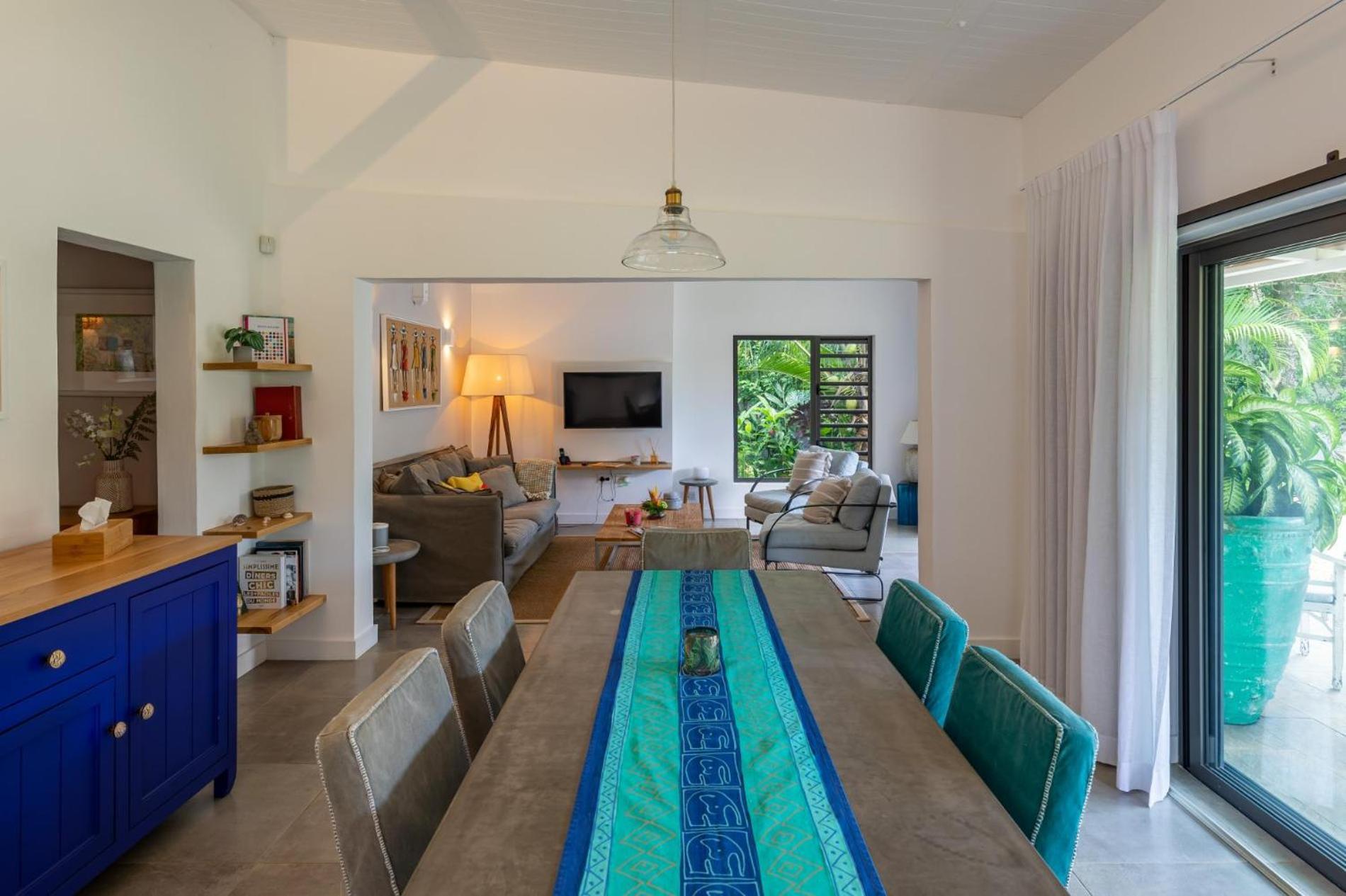 Charming 3-Bedroom Villa With Pool In Гранд Байе Екстериор снимка